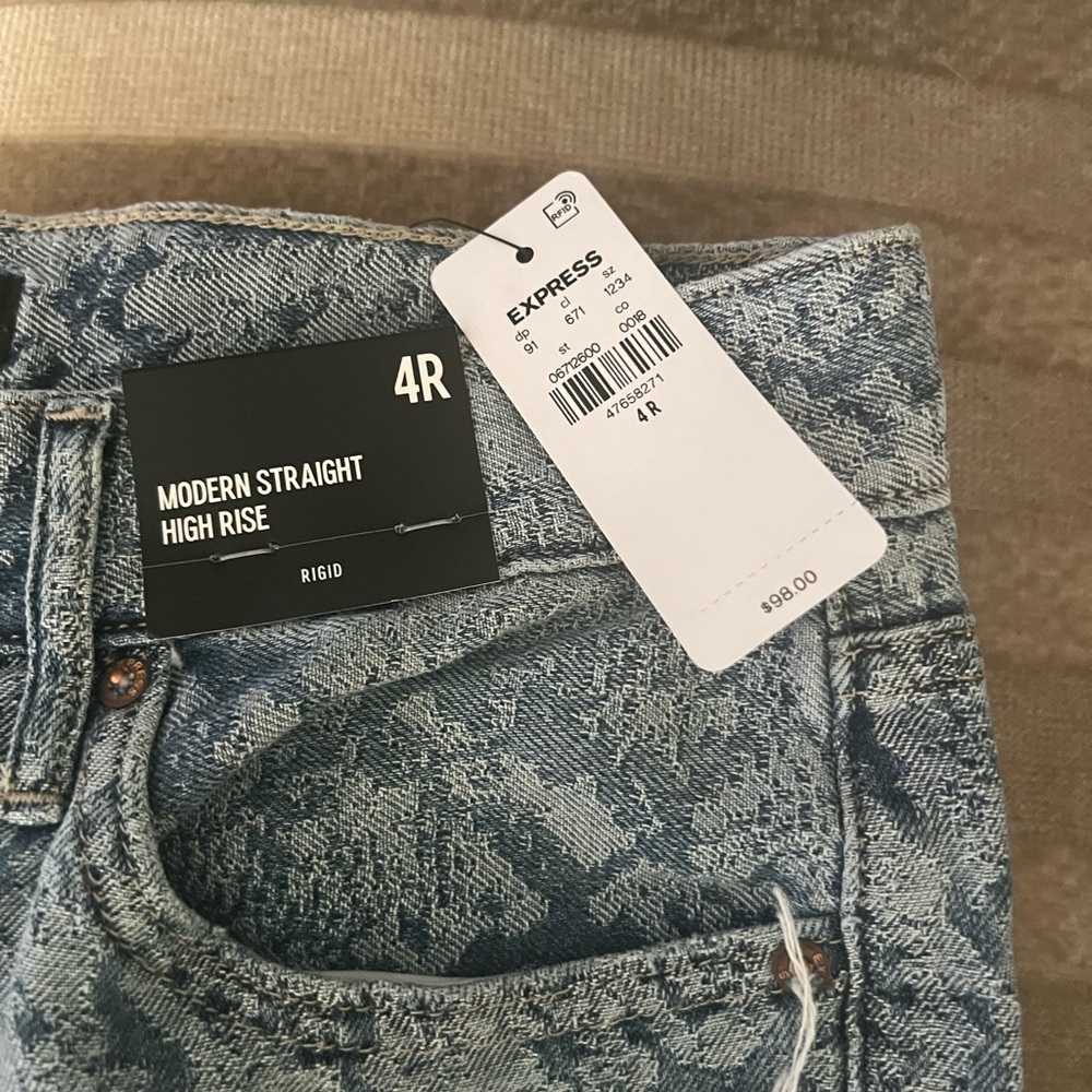 Express Women's Modern Straight High Rise Jeans - Light Blue